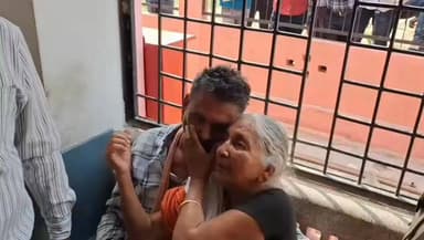 आजमगढ़ में मंडलीय चिकित्सालय में इलाज को आई 80 साल की बुजुर्ग महिला और उसके पुत्र से की गई मारपीट, डॉक्टर के चैंबर में ह...