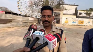 मऊ: सब इंस्पेक्टर परीक्षा को लेकर एसपी इलामारन जी ने किया परीक्षा केंद्रों का निरीक्षण, दिए आवश्यक दिशा-निर्देश
#MauNews...