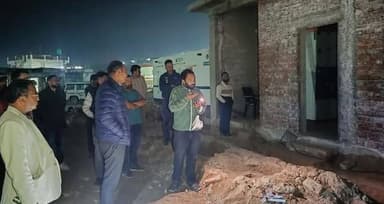 चम्पावत : डीएम ने रात्रि में किया ₹2022.90 लाख की लागत वाले निर्माणाधीन क्रिटिकल केयर यूनिट का निरीक्षण, एमआरआई मशीन की ...