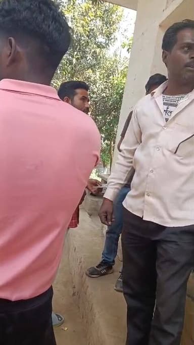 घरेलू गैस सिलेंडर लेने के लिए लोगों को करनी पड़ रही कड़ी मशक्कत
जिले की समस्त गैस सिलेंडर को लेकर मारामारी पीलीभीत के त...