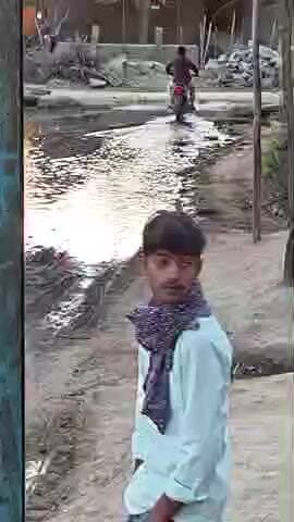 ye halat hai gav ki yahi koi pach sarpanch nahi dekhta