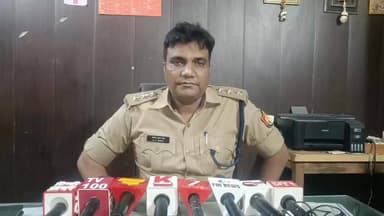 कानपुर
*#कानपुर जेल में संदिग्ध परिस्थितियों में कैदी की मौत से हड़कंप।*
बीती 10 तारीख को चोरी की मामले का खुलासा कर...