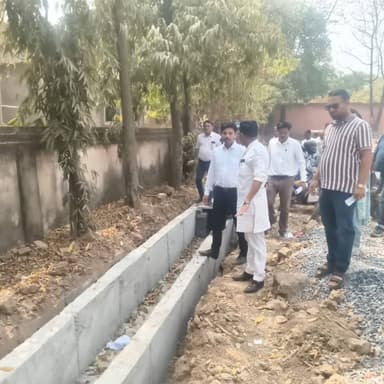 जिला पंचायत सीईओ श्री वासु जैन ने जनपद पंचायत मालखरौदा में विभिन्न निर्माण कार्यों का किया औचक निरीक्षण
जिला पंचायत सीई...