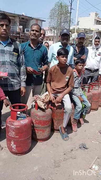 N
सतना
सर्वर डाउन, नहीं हो रही बुकिंग, सप्लाई प्रभावित होने से उपभोक्ता परेशान, एजेंसियों में खत्म हो रहा स्टॉक
इरान ...