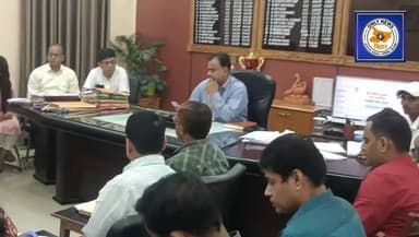 लखीसराय मुख्यमंत्री समृद्धि यात्रा को लेकर तैयारी तेज डीएम कार्यालय में समीक्षा बैठक आयोजित।