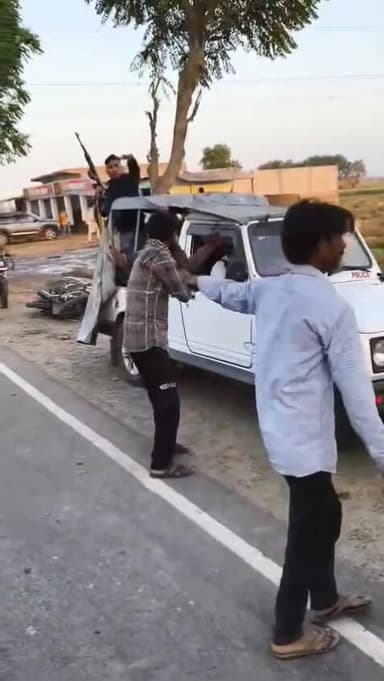 ATM लूट के आरोपी को छुड़ाने के लिए हरियाणा में मेघालय पुलिस पर हमला, पुलिस ने चलाई गोली
हरियाणा के नूंह जिले के मेवात इल...