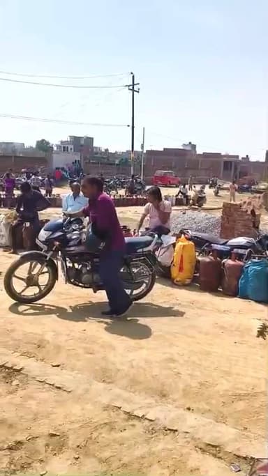 अमराई गांव टकरोही इंदिरा नगर #लखनऊ में गैस सिलेडर की किल्लत और आम आदमी को परेशानी का सामना करना पड़ रहा है और आखिर कौन है जिम्मेदारी जमाखोरी के खिलाफ कौन लेगा एक्शन