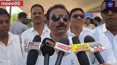 ଗ୍ୟାସ ଓ ପେଟ୍ରୋଲ ଦରବୃଦ୍ଧି ପ୍ରତିବାଦରେ ମାଲକାନଗିରି ଜିଲ୍ଲା କଂଗ୍ରେସର ବିକ୍ଷୋଭ,ଜିଲ୍ଲାପାଳଙ୍କୁ ଦାବିପତ୍ର ପ୍ରଦାନ ।
#Malkangiri #Od...