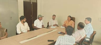 घरेलू एलपीजी गैस के उपयोग एवं वितरण व्यवस्था की समीक्षा बैठक आयोजित
मंडला में घरेलू एलपीजी गैस के उपयोग एवं नियमानुसार...