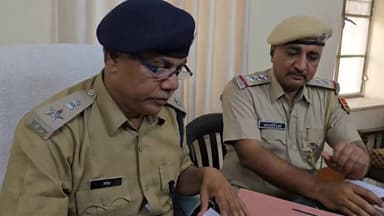 ऑनलाइन #जुआ खलने वाला #आरोपी 17 लाख रुपए के साथ गिरफ्तार।