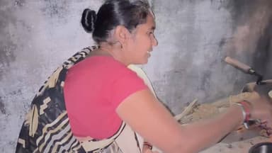 गैस खत्म... और सीधा 2026 से 1926 में लैंड कर गए।
#LPG