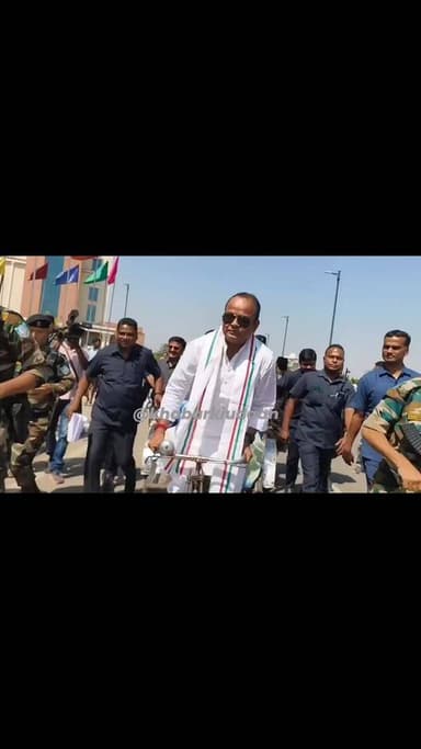 #Jharkhand में #GasCylinder की किल्लत और #महंगाई पर सियासत तेज 🔥
शुक्रवार को राज्य की राजनीति उस समय गरमा गई जब मंत्री ...