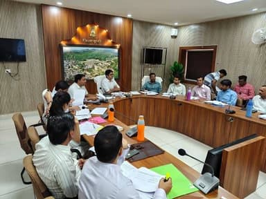 राजस्व अधिकारियों की बैठक हुई संपन्न
बूंदी, 13 मार्च। जिले के राजस्व अधिकारियों की बैठक शुक्रवार को कलेक्ट्रेट सभागार...