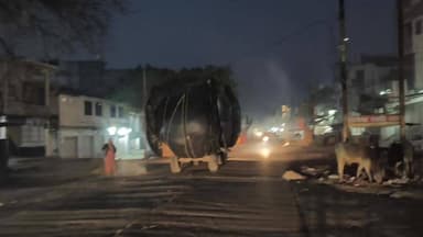 भूसे से भरे ओवरलोड बाहनो से हादसे की आशंका
#fbvirelvideo #indergarh #police #fbpost #swapnilwankhadeias