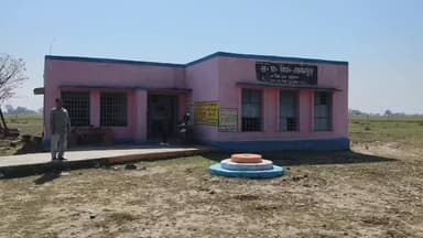 ग्राम लक्मणपुरा में स्कूल की बाउंड्री ना होने से होती है परेशानी जिम्मेदार अधिकारी नहीं दे रहे ध्यान
#fbvirelvideo #ind...