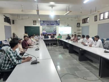 प्रधानमंत्री नरेंद्र मोदी द्वारा “पीएम किसान उत्सव दिवस” पर प्रधानमंत्री किसान सम्मान निधि योजना की 22वीं किस्त जारी।
धा...