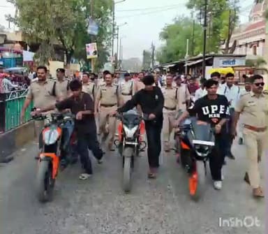 झाबुआ: तेज आवाज वाले साइलेंसर लगाकर बाइक चलाने वालों के खिलाफ झाबुआ पुलिस की कार्रवाई