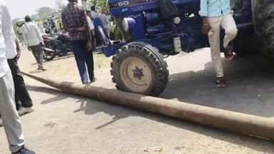 #रसूलाबाद नहर पुल पर परिजनों ने लगाया जाम, नहर में डूबे युवक की तलाश में देरी से आक्रोश