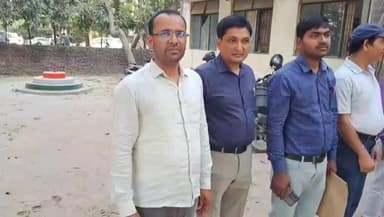 मऊ: लंबित समस्याओं को लेकर माध्यमिक शिक्षक संघ का ज्ञापन, NPS अपडेट और फॉर्म-16 की उठी मांग
#MauNews #TeacherUnion #NPSU...