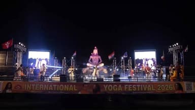 ऋषिकेश परमार्थ निकेतन में प्रसिद्ध गायक कैलाश खेर ने दी प्रस्तुति!!
यहां आयोजित अंतर्राष्ट्रीय योग महोत्सव के पांचवें द...