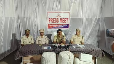 LIVE : ବ୍ରଜରାଜନଗର ପୋଲିସକୁ ମିଳିଲା ବଡ଼ ସଫଳତା।
ବିପୁଳ ପରିମାଣରର ଗଂଜେଇ ଜବତ କଲା ପୋଲିସ ।