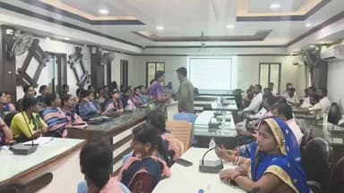 କବିସୂର୍ଯ୍ୟନଗର: ଜଳବାୟୁ ପରିବର୍ତ୍ତନ ମୁକାବିଲା ନେଇ ବ୍ଲକ ସ୍ତରୀୟ ପ୍ରଶିକ୍ଷଣ ଶିବିର ବେଗୁନିଆପଡ଼ା ବ୍ଳକ ସମ୍ମିଳନୀ କକ୍ଷରେ ଅନୁଷ୍ଠିତ