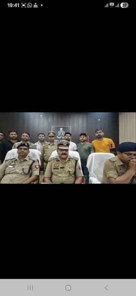एटा- थाना निधौली कला पुलिस, सर्विलांस/एसओजी टीम की संयुक्त कार्यवाही में थाना निधौली कला क्षेत्रान्तर्गत हुई हत्या का सफ...