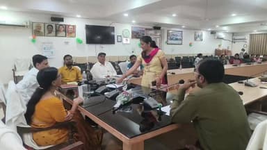 #हमीरपुर मे महिला आयोग की जनसुनवाई में पीड़ित महिला का पर्स हुआ चोरी, पर्स में करीब 5000 नगद ,ATM,आधारकार्ड व PAN थे मौज...