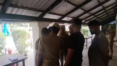 गोला: बड़हलगंज व गगहा इलाके के 4 आरोपियों ने रामगढ़ताल में 10 मार्च को पैसे के लेन-देन में युवक को मारी गोली