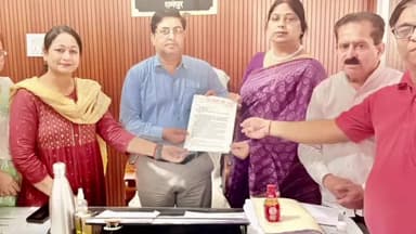 स्वार: टैग लाइन वाली कोल्ड ड्रिंक पर आपत्ति, जागृति हिंदू संघ व बीजेपी जन कल्याण मंच के सदस्यों ने खाद्य विभाग को ज्ञापन दिया