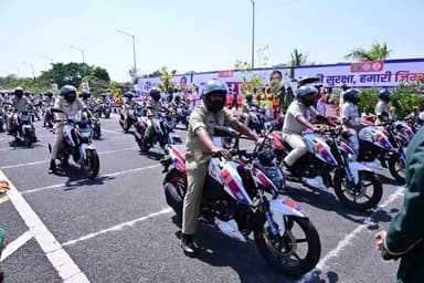 झारखंड पुलिस को मिली नई ताकत, 636 बोलेरो व 859 अपाचे बाइक को CM हेमंत सोरेन ने दिखाई हरी झंडी
पुलिस थानों को मिले नए वा...