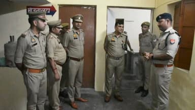 टांडा: पुलिस अधीक्षक विद्यासागर मिश्र ने थाना शहजादनगर का आकस्मिक निरीक्षण किया