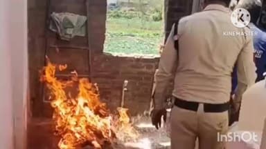 नागौद: डाली बाबा में गैस सिलेंडर में अचानक लगी आग, पुलिसकर्मी की सूझबूझ से बुझी, टला बड़ा हादसा