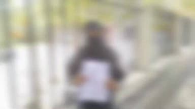 झांसी: चिरगांव में हाथ में हसिया लेकर किशोरी को धमकाते बदमाशों का वीडियो वायरल, पीड़ित परिवार ने एसएसपी से की शिकायत