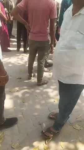 सिकंदरपुर: बलिया मार्ग पर बहेरी चट्टी के समीप अज्ञात वाहन की टक्कर से बाइक सवार किशोर गंभीर रूप से घायल