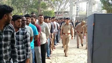 कोल: जिले में आयोजित उपनिरीक्षक सीधी भर्ती परीक्षा केंद्रों का SSP ने किया निरीक्षण, व्यवस्थाओं का लिया जायजा