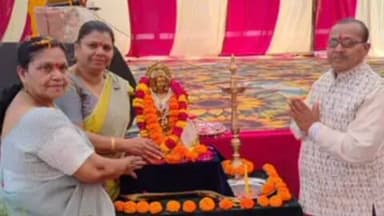 खुर्जा: खुर्जा में दीक्षांत समारोह में मेधावी छात्राओं को उपाधियां दी गईं, सांस्कृतिक प्रस्तुतियों ने 'एक भारत श्रेष्ठ भारत' का संदेश दिया