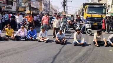 आखिरकार डेड-बॉडी रखकर जैन समाज को क्यों लगाना पड़ा जाम #bina #binanews #chakkajaam #overbrige #police #hangama