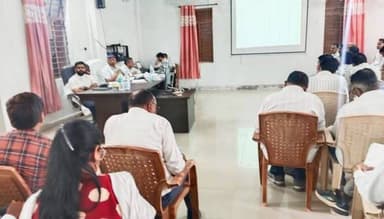 जिला पंचायत के सीईओ डॉ. गौड़ा ने छैगांवमाखन एवं पंधाना में विकास कार्यों की समीक्षा की
---
जिला पंचायत के मुख्य कार्यपाल...