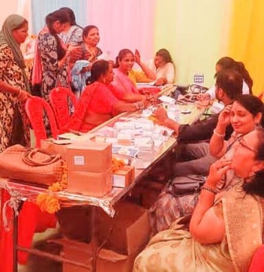 विभिन्न प्रतियोगिताओ में शामिल हुई महिलाएं ,महिलाओं का स्वास्थ्य परीक्षण किया गया
---
अन्तर्राष्ट्रीय महिला दिवस सप्ताह ...