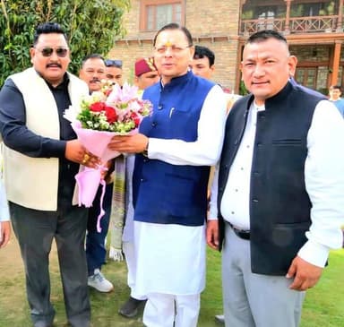 मुनस्यारी।
नगर पंचायत अध्यक्ष राजेंद्र पांगती (राजू ) पूर्व से कांग्रेस में थे आज उन्होंने भारतीय जनता पार्टी की सदस्यता...