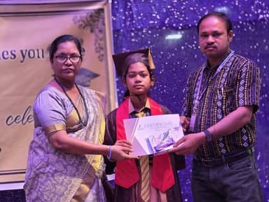 #_ଫୋଟୋରେ_ଖବର_
ଜେନିଥ୍ ଲିଓ ସ୍କୁଲ୍, ପଦ୍ମପୁର ରେ *"ବିଦ୍ୟାଳୟ ସ୍ନାତକ ଦିବସ"* ପାଳନ