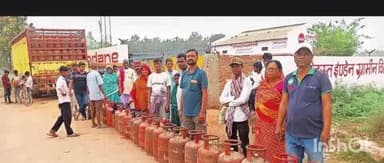 बेनीपट्टी: बेनीपट्टी अनुमंडल के गैस एजेंसियों पर उपभोक्ताओं की भारी भीड़