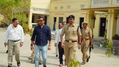 ज्ञानपुर: SI भर्ती परीक्षा के दौरान डीएम और एसपी ने किया निरीक्षण