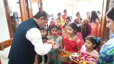 मुख्यमंत्री धामी ने बच्चों के साथ मनाया फूलदेई पर्व...
#news #utrakhand #dehradun #CMDhami