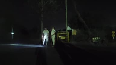 ଝାରସୁଗୁଡା: ସଦର ଥାନା ସମ୍ମୁଖରେ ପୋଲିସଙ୍କ ବିଶେଷ ଚେକିଂ: ମଦ୍ୟପାନ କରି ଗାଡ଼ି ଚାଳନା କରୁଥିବା ଡ୍ରାଇଭରମାନଙ୍କୁ ଧରି ଯାଞ୍ଚ