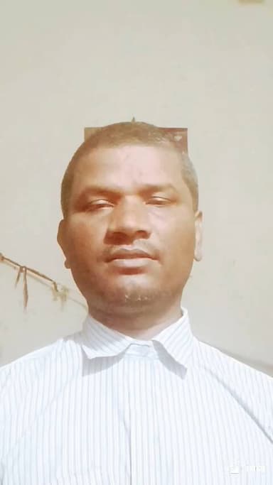 तलवे चाटकर आगे बढ़ना हमें नहीं आता,
हम गरीब सही… पर खुद्दारी से जीना जानते हैं। 🔥
#SelfRespect #Attitude #Swabhimaan #R