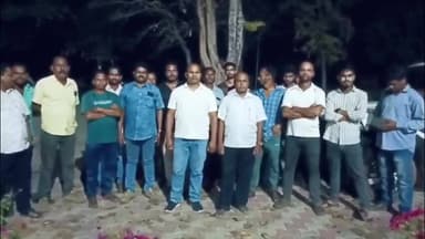 ଝାରସୁଗୁଡା: ପିପିଲିମାଲରେ ଵେଆଇନ ପାଉଁଶ ଡ଼ମ୍ପିଂ କୁ ବିରୋଧ କରି ବେଳପାହାଡ଼ ଥାନାର ଦ୍ୱାରସ୍ତ ହେଲେ ପଂଚାୟତବାସୀ