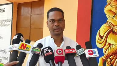 ନବରଙ୍ଗପୁର ପୋଲିସ ଷ୍ଟେସନ: ଜିଲ୍ଲାରେ ମହଜୁଦ ଅଛି ଗ୍ୟାସ ବୋଲି ନବରଙ୍ଗପୁର ରେ ସୁଚନା ଦେଲେ ଗ୍ୟାସ ବିତରକ ଅଖିଳ ଭତରା