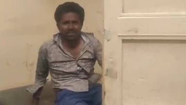 रेवदर: रेवदर के कम्बोईया खेड़ा गांव में युवक के पेड़ पर चढ़ने से मचा हड़कंप, 19 घंटे के रेस्क्यू ऑपरेशन के बाद उतारा गया नीचे